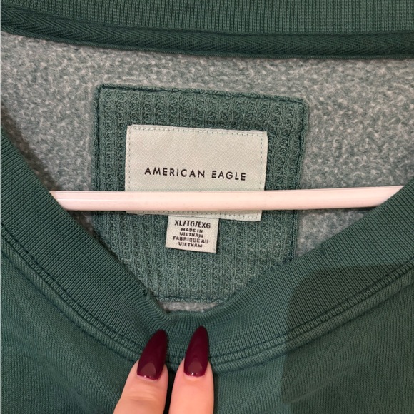 Green distressed American eagle crewneck - Picture 2 of 5